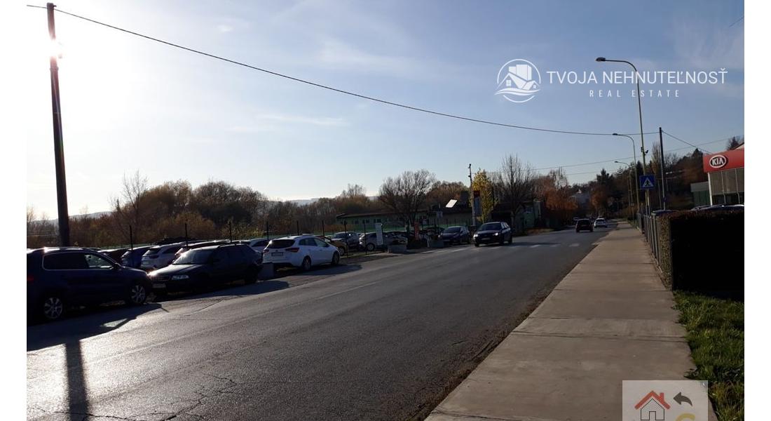 Prenájom pozemku 1400 m2, Pod Táborom, medzi autobazárom KIA a riekou Sekčov