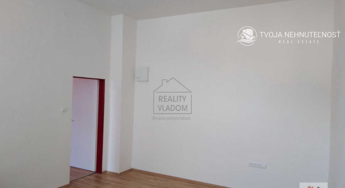 3 priechodzie kancelárie k prenájmu v centre Prešova.