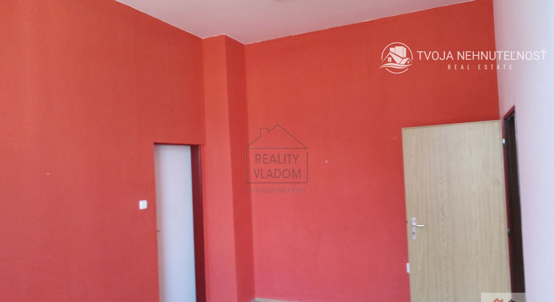 3 priechodzie kancelárie k prenájmu v centre Prešova.