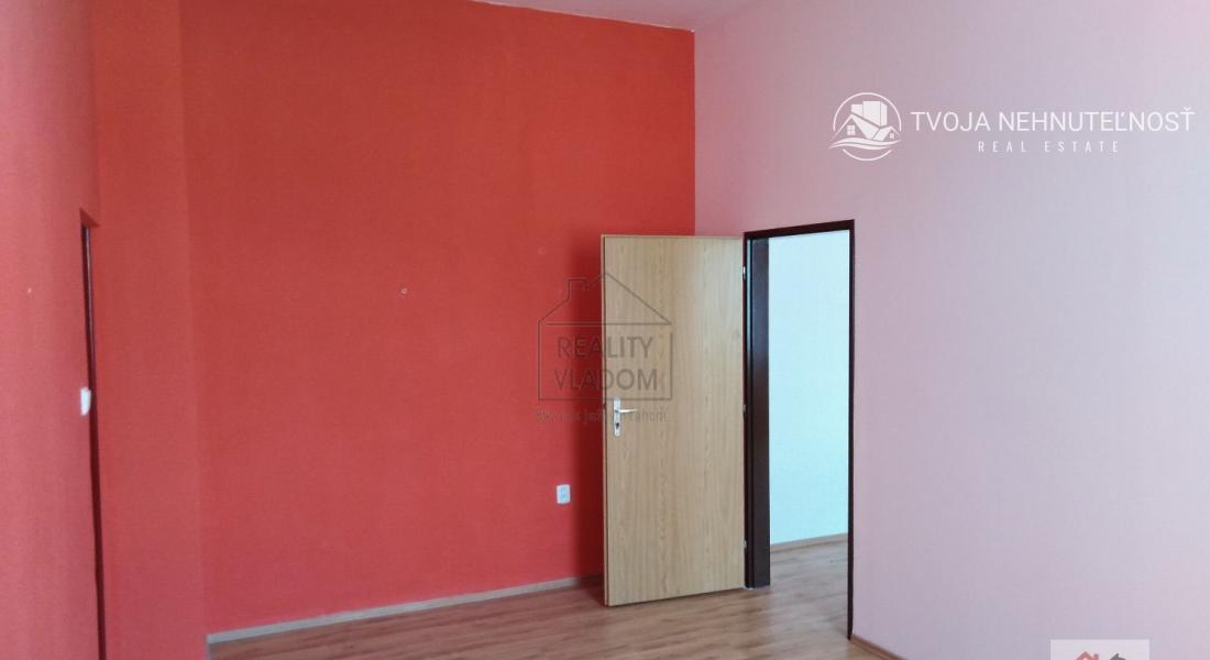 3 priechodzie kancelárie k prenájmu v centre Prešova.