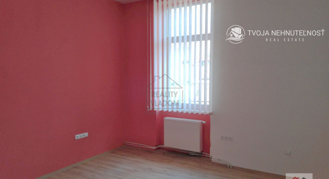 3 priechodzie kancelárie k prenájmu v centre Prešova.