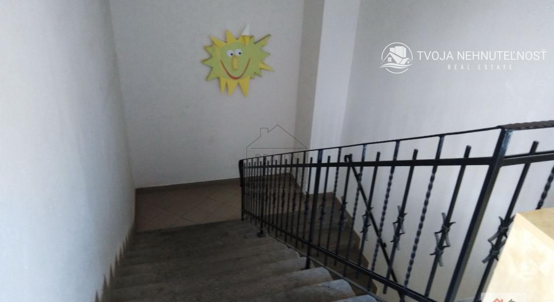 3 priechodzie kancelárie k prenájmu v centre Prešova.