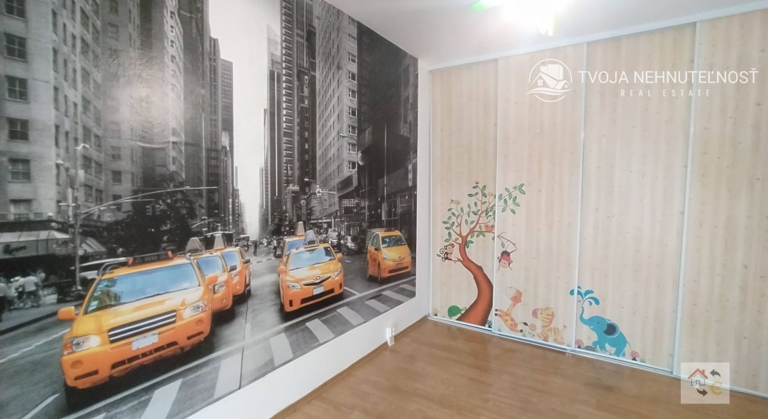 PRENAJATÝ DO 1.8.2025...Krásny 3 izbový byt kompletne zrekonštruovaný a zariadený byt pri OC MAX, Vihorlatská ulica