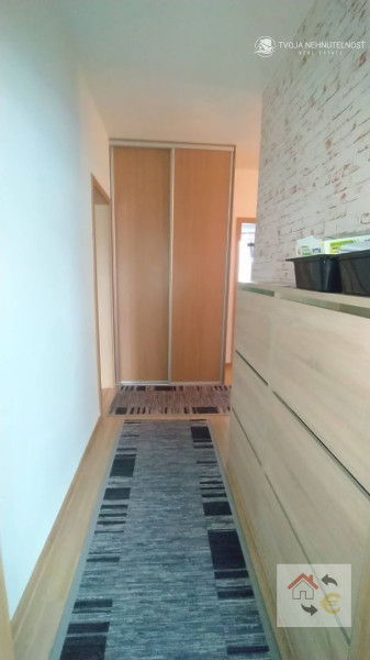 PRENAJATÝ DO 1.8.2025...Krásny 3 izbový byt kompletne zrekonštruovaný a zariadený byt pri OC MAX, Vihorlatská ulica