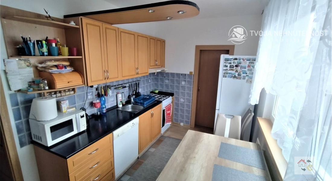 PRENAJATÝ DO 1.8.2025...Krásny 3 izbový byt kompletne zrekonštruovaný a zariadený byt pri OC MAX, Vihorlatská ulica