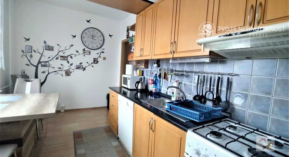 PRENAJATÝ DO 1.8.2025...Krásny 3 izbový byt kompletne zrekonštruovaný a zariadený byt pri OC MAX, Vihorlatská ulica