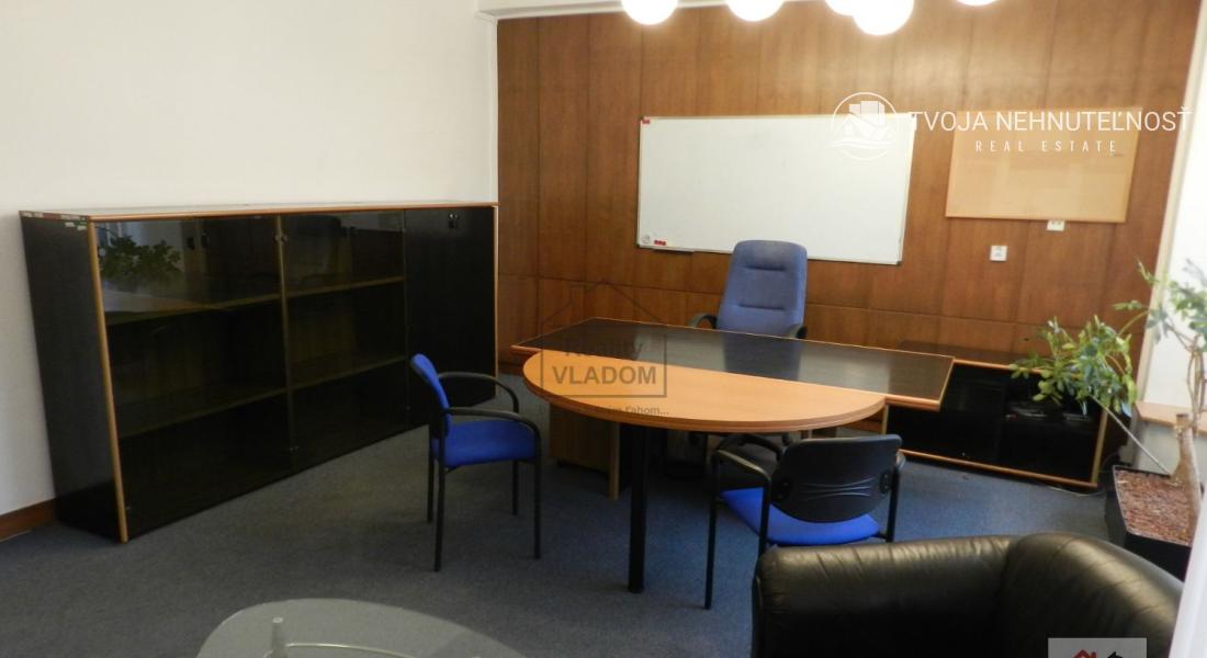 Administratívne priestory s klimatizáciou, plocha 73 m2.