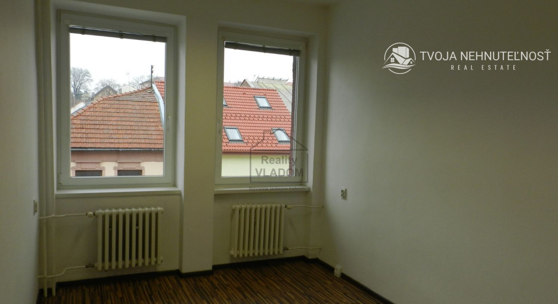 2 zariadené kancelárie, plocha 41 m2, v centre mesta.