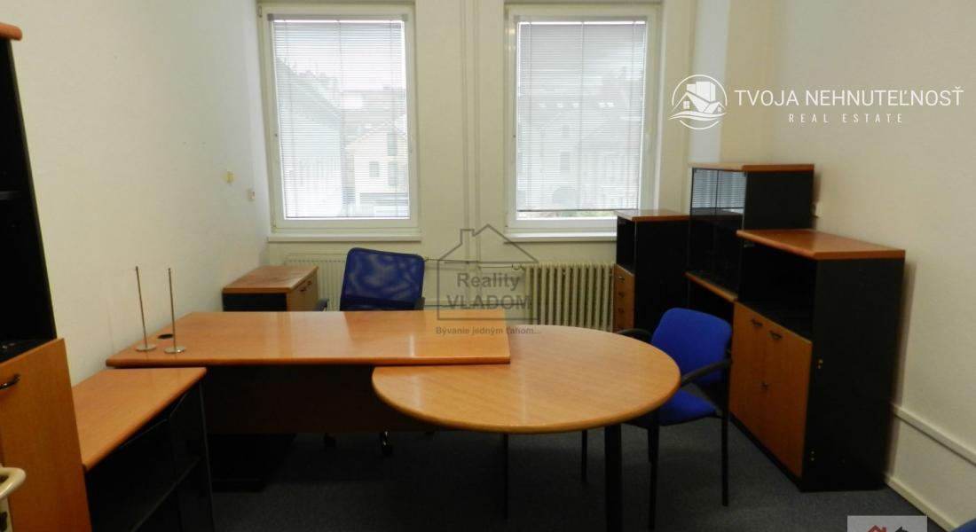 Administratívne priestory s klimatizáciou, plocha 73 m2.