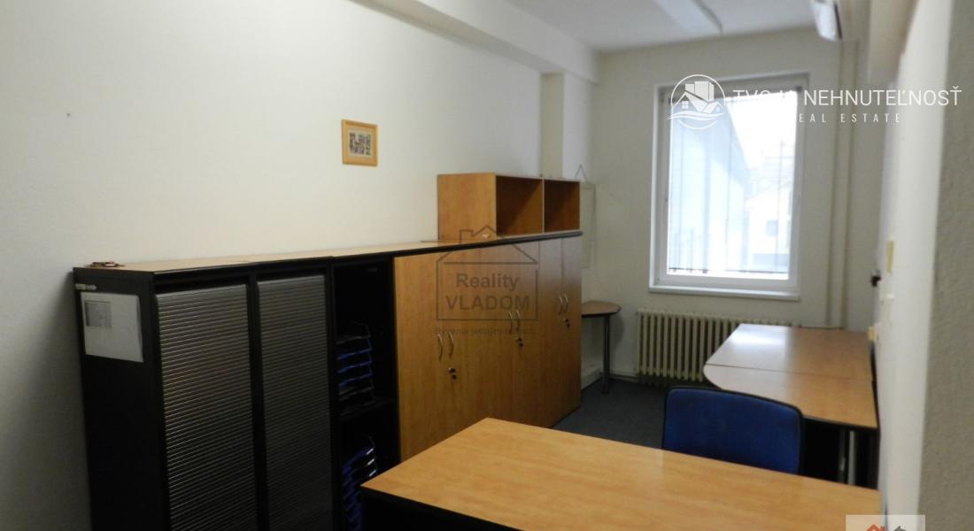 Administratívne priestory s klimatizáciou, plocha 73 m2.