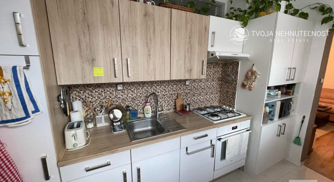 Prenajatý do 30.06.2026...2 izbový s loggiou byt Marka Čulena, kompletná rekonštrukcia, zariadený