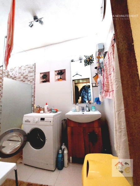 Prenajatý do 30.06.2026...2 izbový s loggiou byt Marka Čulena, kompletná rekonštrukcia, zariadený