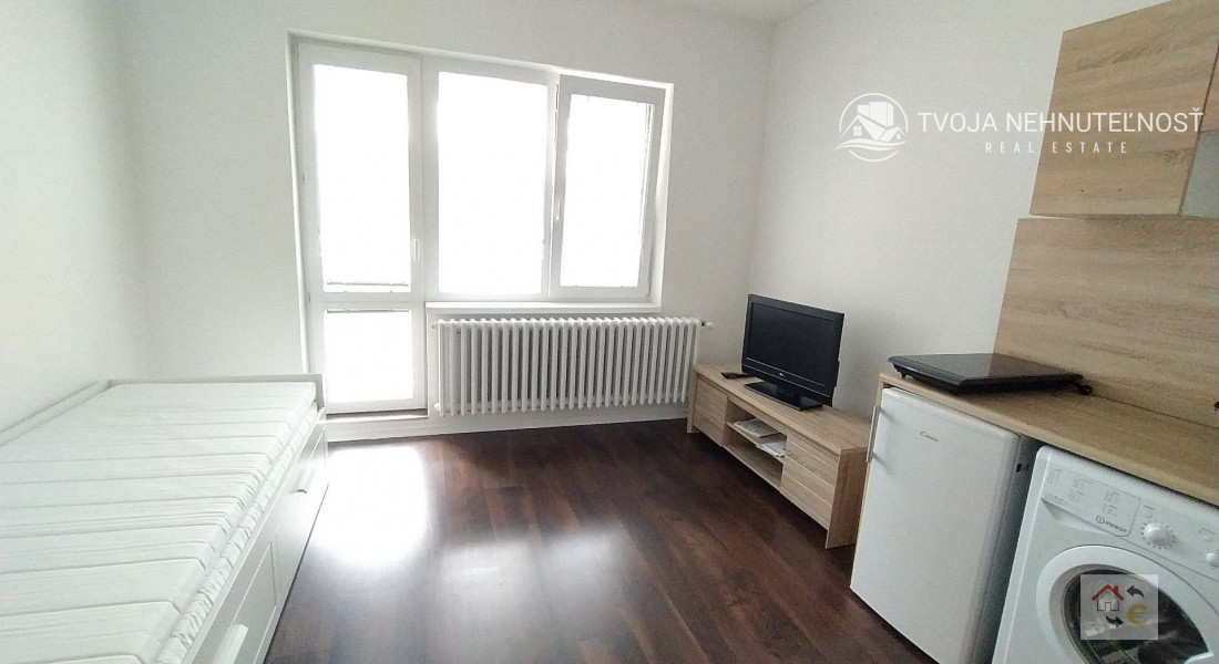 Prenajatá do 1.9.2024....garsónka s loggiou 24 m2 komplet rekonštrukcia, plne zariadená