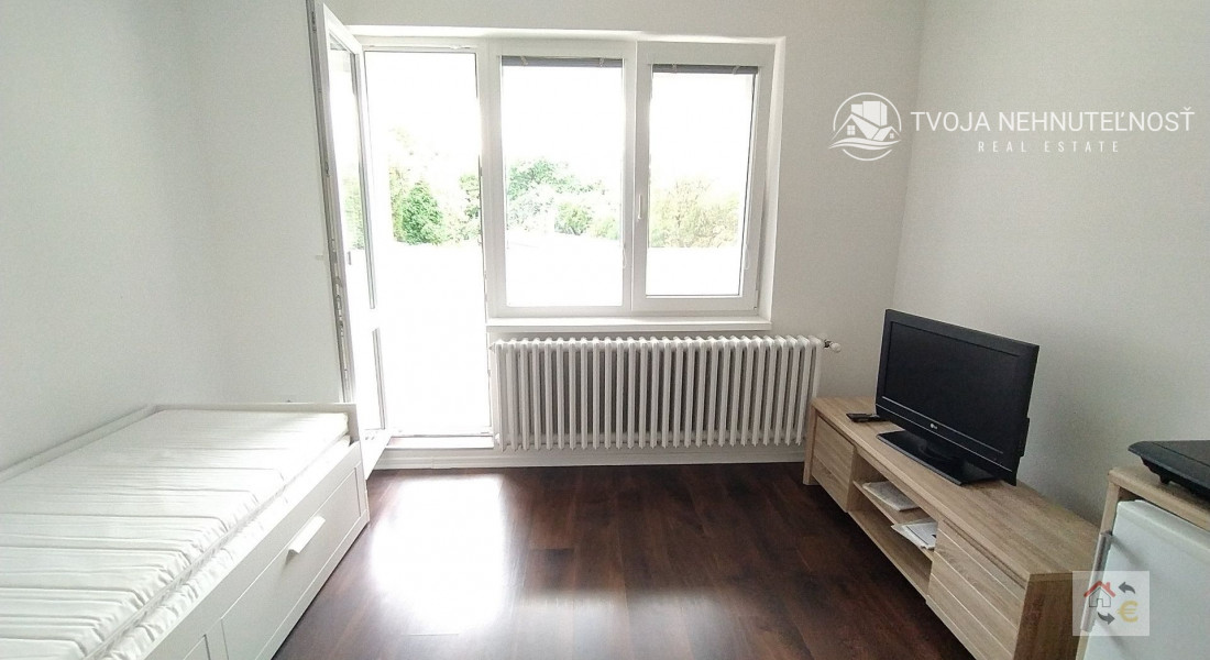 Prenajatá do 1.9.2024....garsónka s loggiou 24 m2 komplet rekonštrukcia, plne zariadená