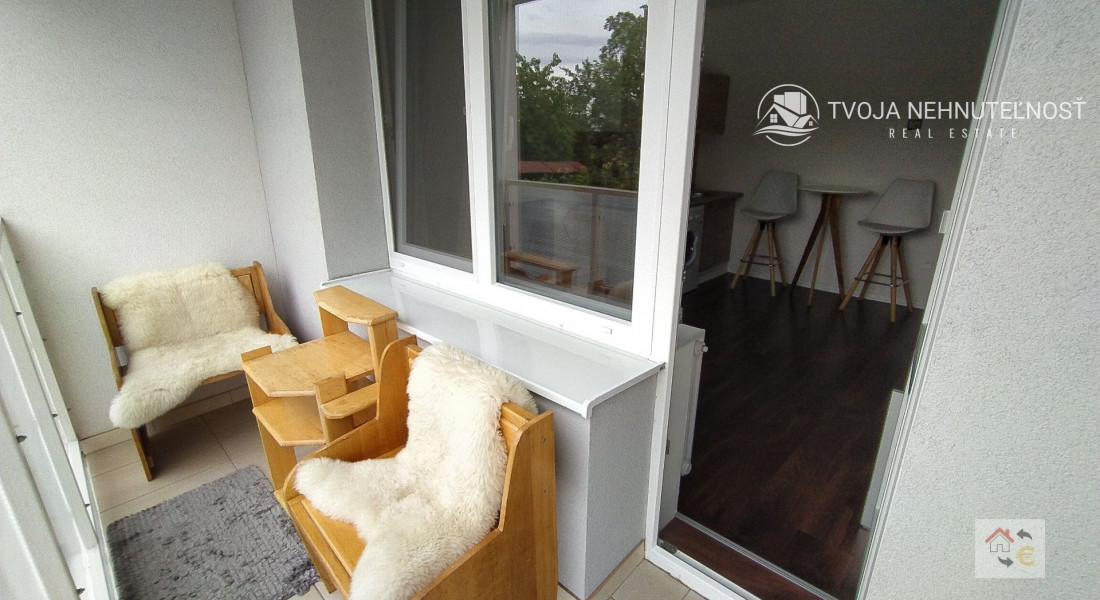 Prenajatá do 1.9.2024....garsónka s loggiou 24 m2 komplet rekonštrukcia, plne zariadená