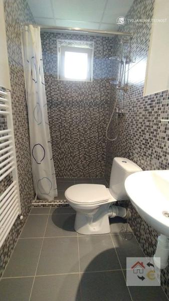 Prenajatá do 1.9.2024....garsónka s loggiou 24 m2 komplet rekonštrukcia, plne zariadená