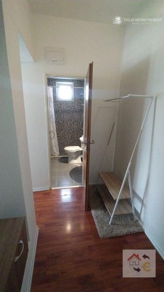 Prenajatá do 1.9.2024....garsónka s loggiou 24 m2 komplet rekonštrukcia, plne zariadená