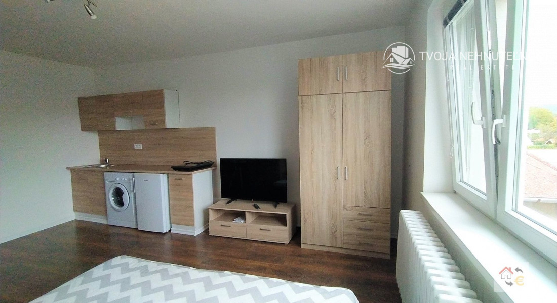 Prenajatý do 1.8.2024...Prenajatý do 1.9.2024...1 izbový byt s kuchynským kútom, komplet rekonštrukcia, plne zariadený