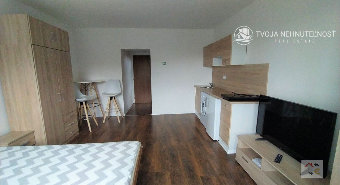 Prenajatý do 1.8.2024...Prenajatý do 1.9.2024...1 izbový byt s kuchynským kútom, komplet rekonštrukcia, plne zariadený