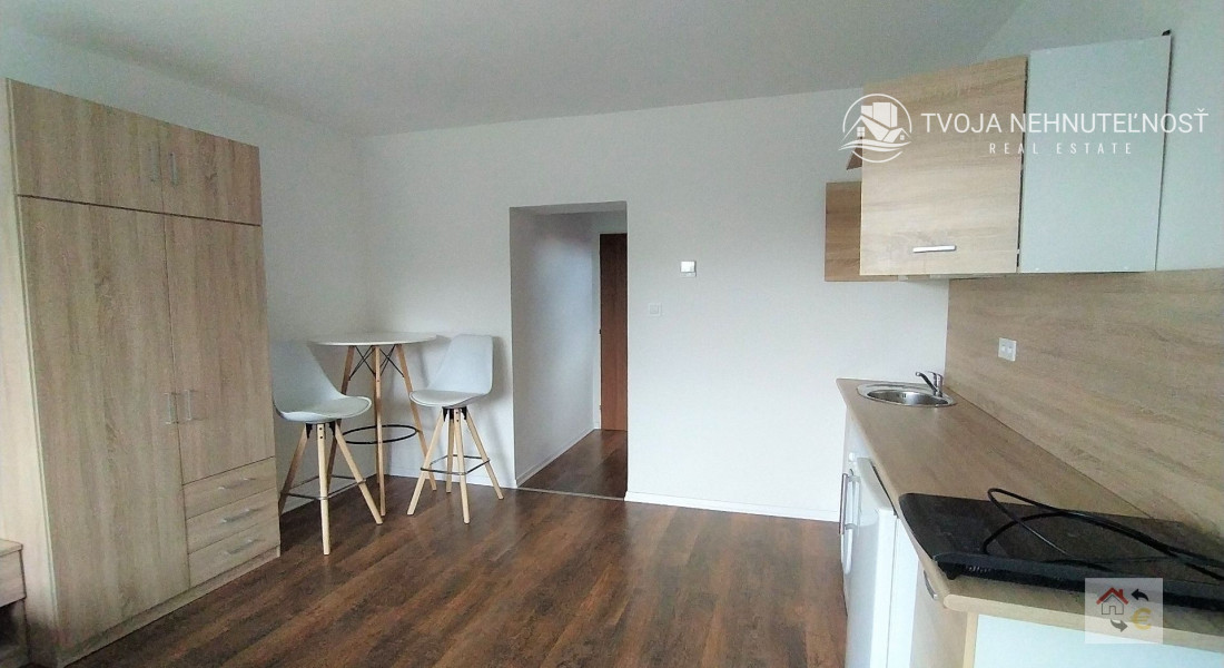 Prenajatý do 1.8.2024...Prenajatý do 1.9.2024...1 izbový byt s kuchynským kútom, komplet rekonštrukcia, plne zariadený