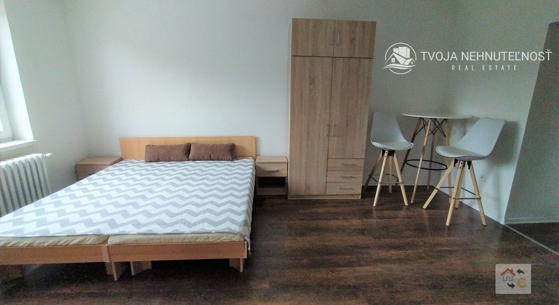 Prenajatý do 1.8.2024...Prenajatý do 1.9.2024...1 izbový byt s kuchynským kútom, komplet rekonštrukcia, plne zariadený