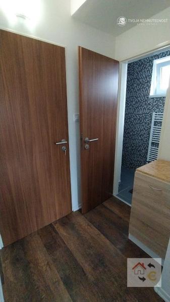 Prenajatý do 1.8.2024...Prenajatý do 1.9.2024...1 izbový byt s kuchynským kútom, komplet rekonštrukcia, plne zariadený