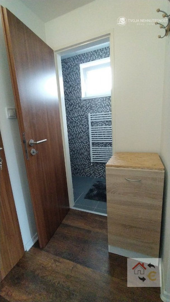 Prenajatý do 1.8.2024...Prenajatý do 1.9.2024...1 izbový byt s kuchynským kútom, komplet rekonštrukcia, plne zariadený