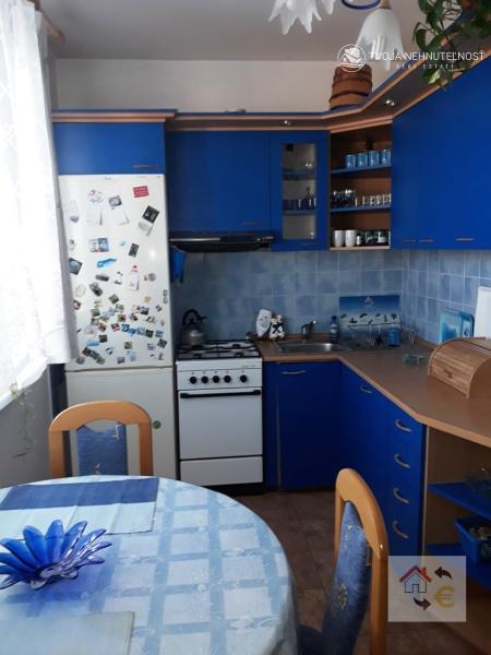 Prenajatý do 1.11.2025...Zrekonštruovaný zariadený 3 izbový byt Sekčov