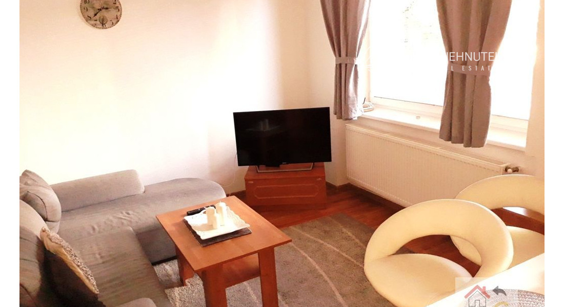 Voľný od 1.12.2025... 2 izbový byt s parkovacím miestom Budovateľská Prešov - zariadený