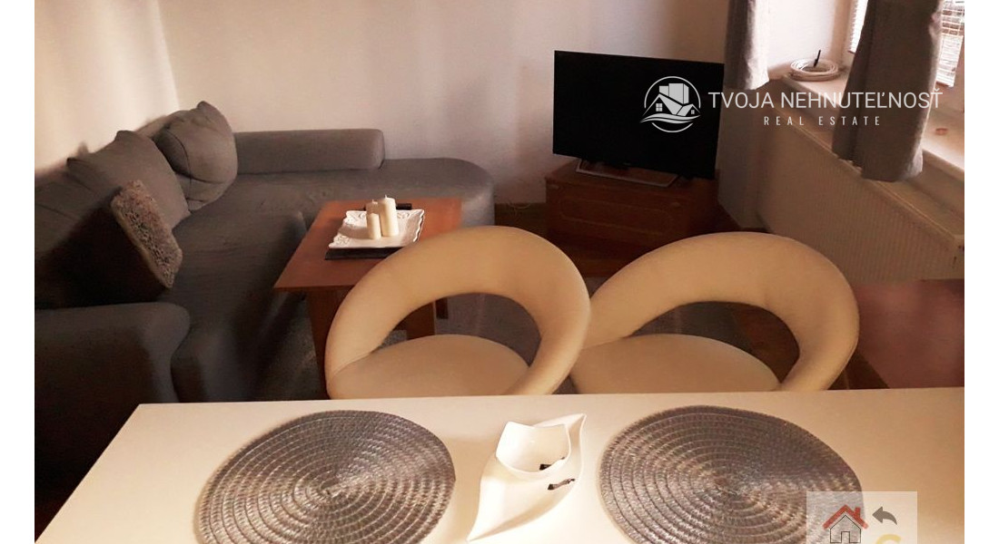 Voľný od 1.12.2025... 2 izbový byt s parkovacím miestom Budovateľská Prešov - zariadený