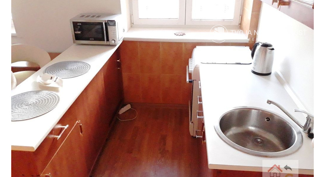 Voľný od 1.12.2025... 2 izbový byt s parkovacím miestom Budovateľská Prešov - zariadený