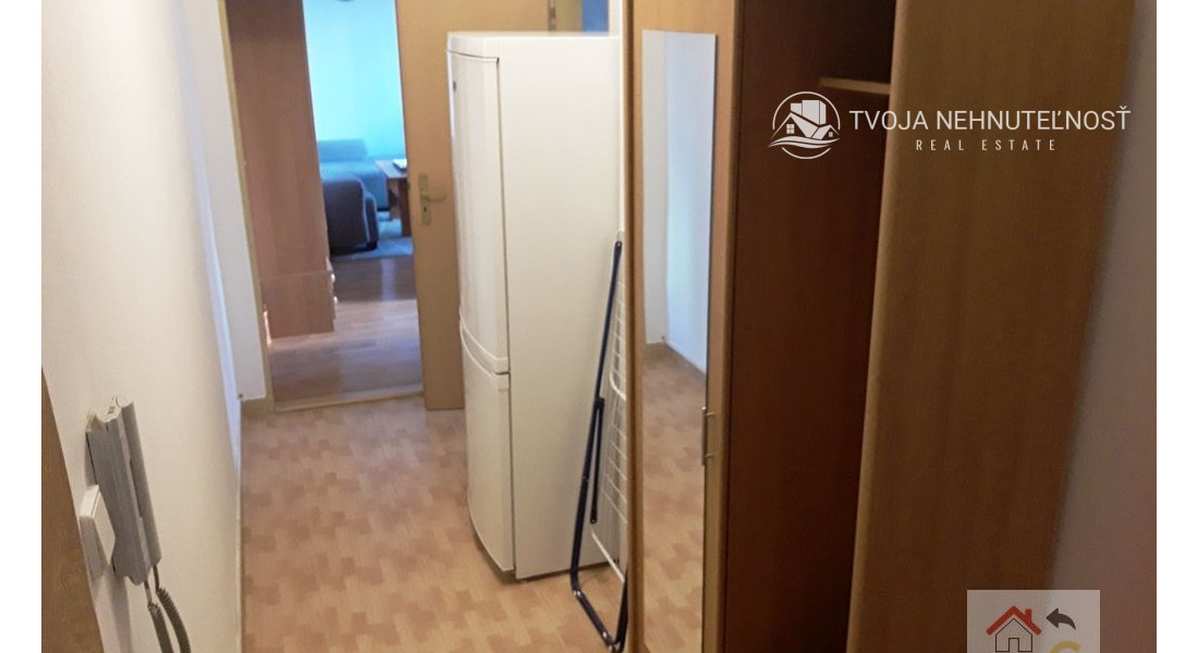 Voľný od 1.12.2025... 2 izbový byt s parkovacím miestom Budovateľská Prešov - zariadený
