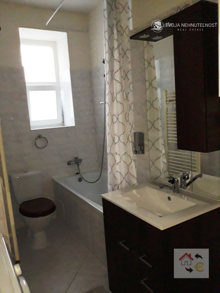 Voľný od 1.12.2025... 2 izbový byt s parkovacím miestom Budovateľská Prešov - zariadený