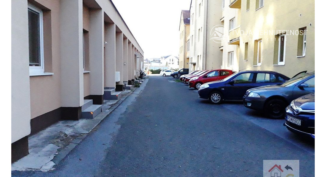 Voľný od 1.12.2025... 2 izbový byt s parkovacím miestom Budovateľská Prešov - zariadený