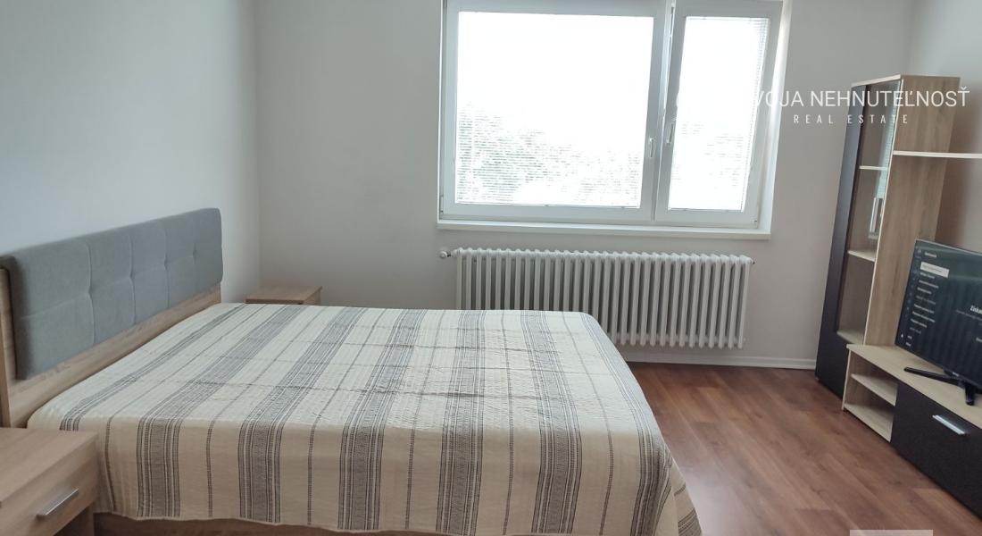 Prenajatý do 1.9.2024...Prenájom 1 izbový byt s kuchynským kútom, komplet rekonštrukcia, plne zariadený