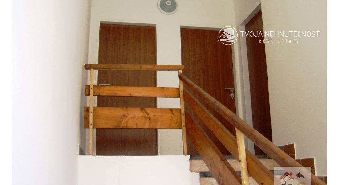 Prenajatý do 1.9.2024...Prenájom 1 izbový byt s kuchynským kútom, komplet rekonštrukcia, plne zariadený