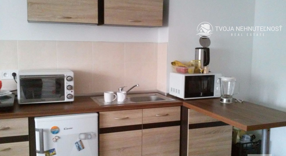 Prenajatý do 1.9.2026...Prenájom 1 izbový byt s kuchynským kútom, komplet rekonštrukcia, plne zariadený