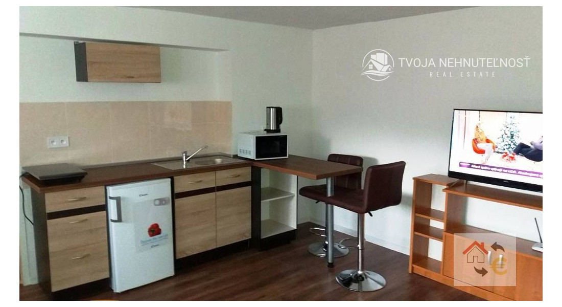 Prenajatý do 1.9.2026...Prenájom 1 izbový byt s kuchynským kútom, komplet rekonštrukcia, plne zariadený