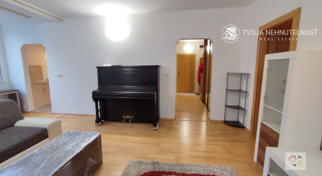 Krásny svetlý a vzdušný 3 izbový kompletne zariadený byt, plne vybavený s loggiou Tomášikova