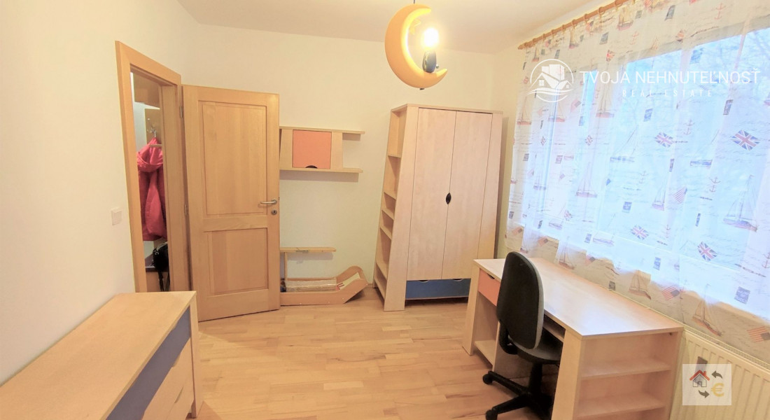 Krásny svetlý a vzdušný 3 izbový kompletne zariadený byt, plne vybavený s loggiou Tomášikova