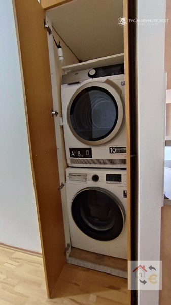 Krásny svetlý a vzdušný 3 izbový kompletne zariadený byt, plne vybavený s loggiou Tomášikova