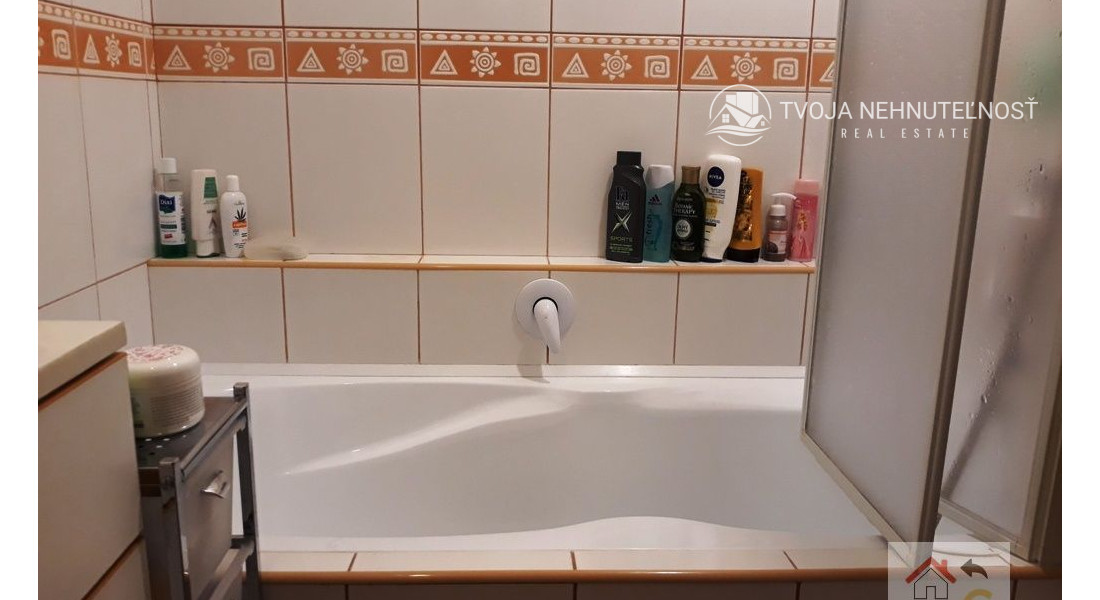 Krásny svetlý a vzdušný 3 izbový kompletne zariadený byt, plne vybavený s loggiou Tomášikova