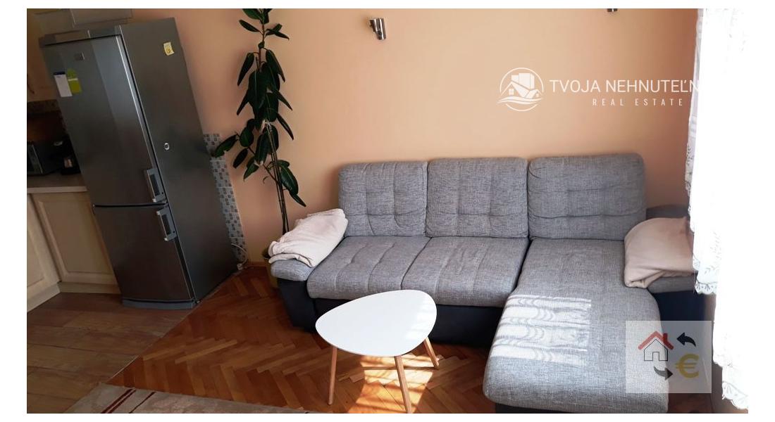 Prenajatý do 1.9.2026... Priestranný tehlový 3 izbový byt v centre mesta, zariadený