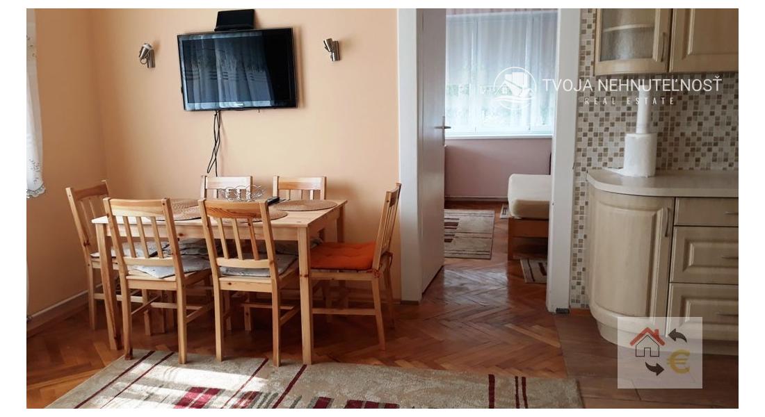 Prenajatý do 1.9.2026... Priestranný tehlový 3 izbový byt v centre mesta, zariadený