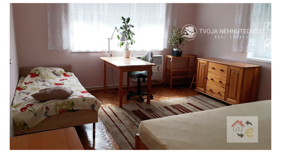 Prenajatý do 1.9.2026... Priestranný tehlový 3 izbový byt v centre mesta, zariadený