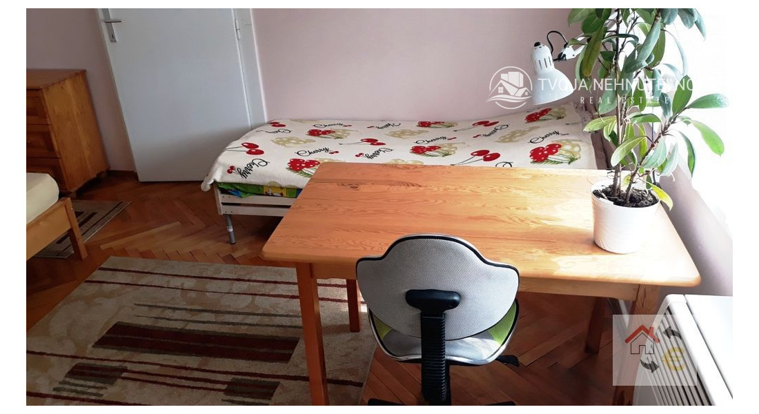 Prenajatý do 1.9.2026... Priestranný tehlový 3 izbový byt v centre mesta, zariadený