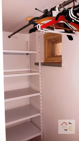 Prenajatý do 1.9.2026... Priestranný tehlový 3 izbový byt v centre mesta, zariadený