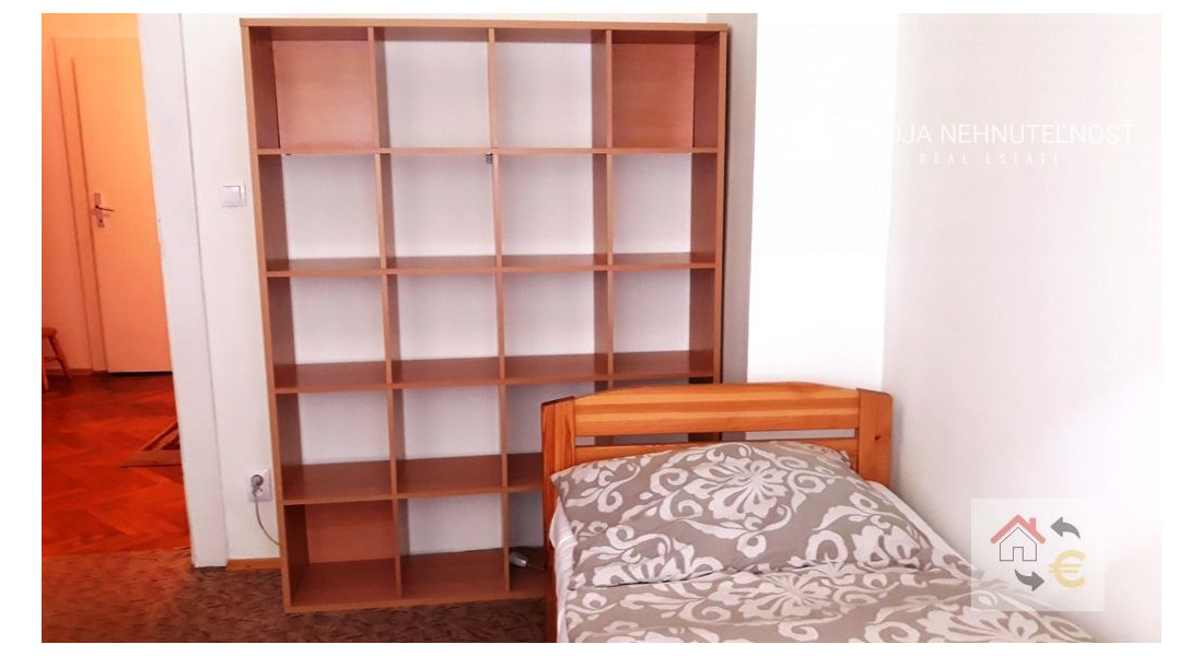 Prenajatý do 1.9.2026... Priestranný tehlový 3 izbový byt v centre mesta, zariadený