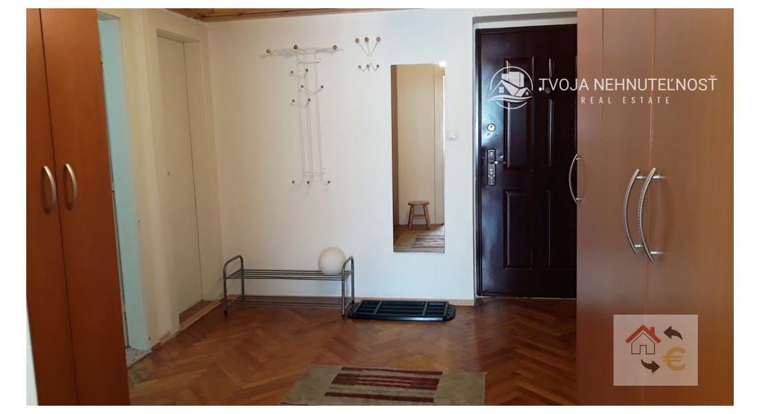 Prenajatý do 1.9.2026... Priestranný tehlový 3 izbový byt v centre mesta, zariadený