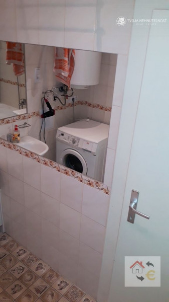 Prenajatý do 1.9.2026... Priestranný tehlový 3 izbový byt v centre mesta, zariadený